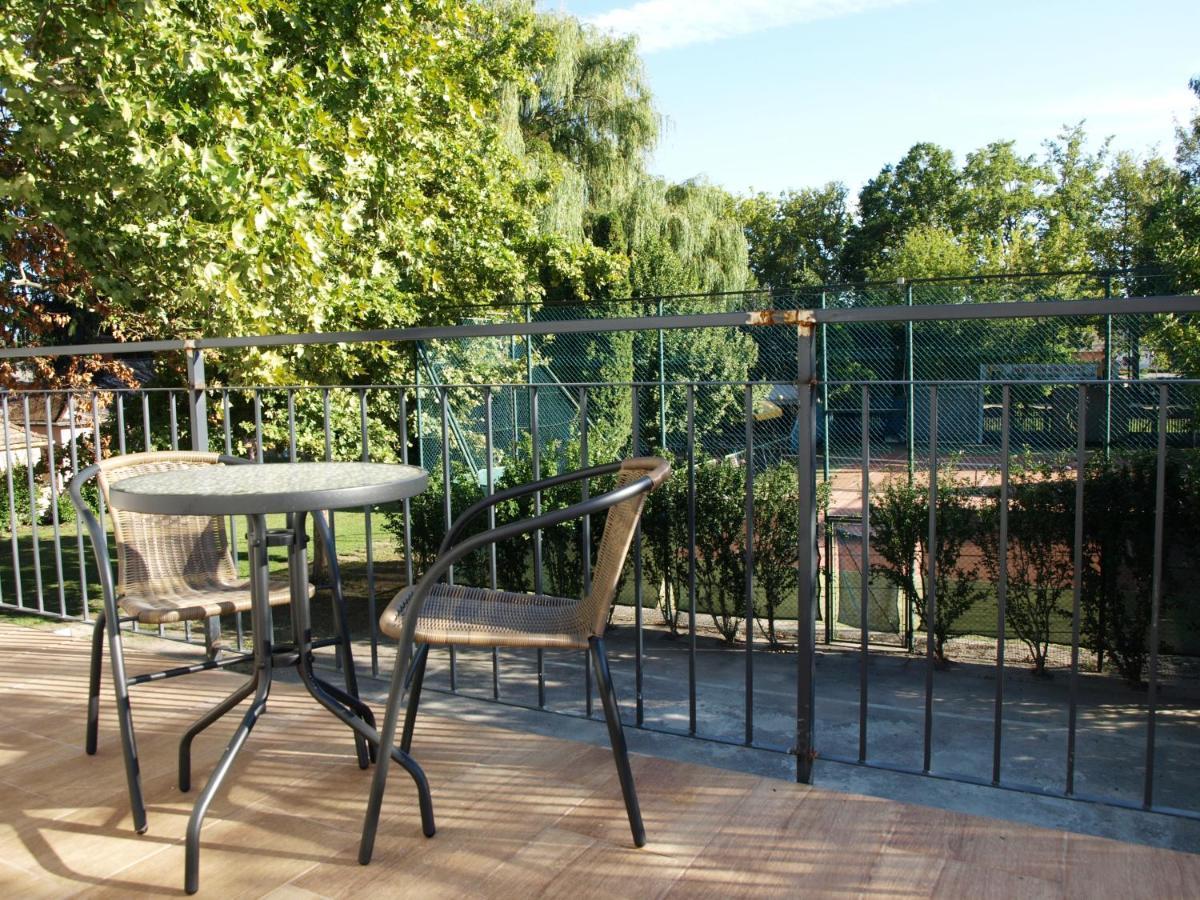 Garden Club Panzio Bed & Breakfast Balatonmáriafürdő Dış mekan fotoğraf