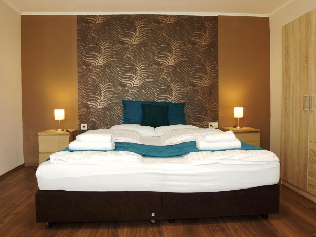 Garden Club Panzio Bed & Breakfast Balatonmáriafürdő Dış mekan fotoğraf