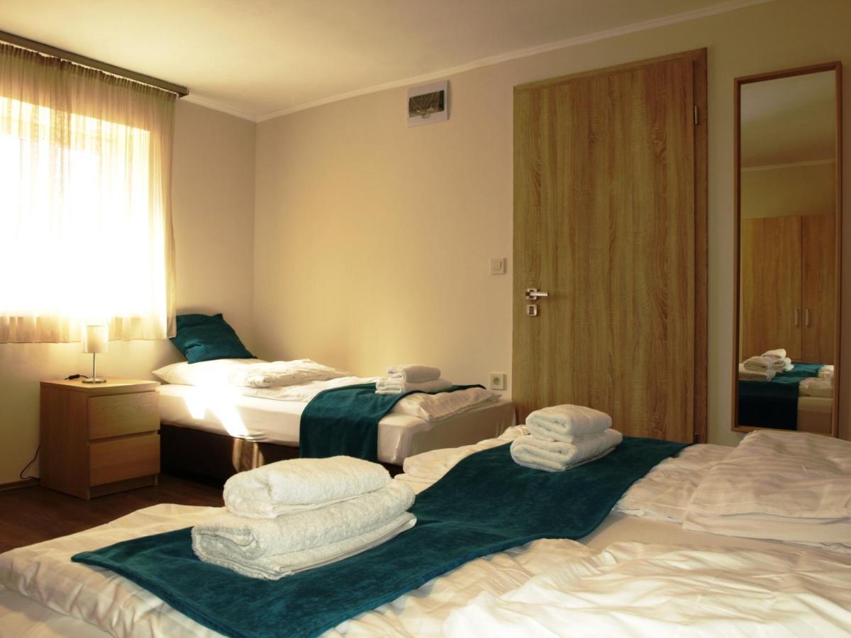 Garden Club Panzio Bed & Breakfast Balatonmáriafürdő Dış mekan fotoğraf