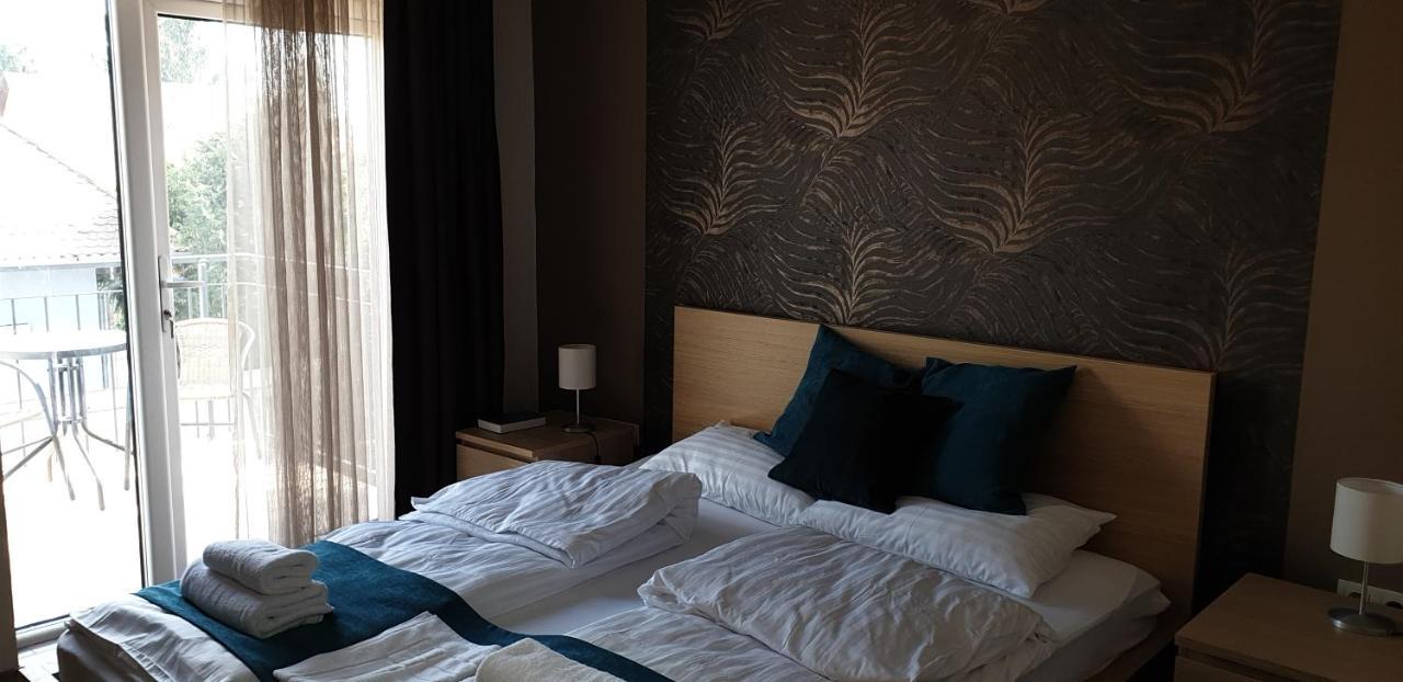 Garden Club Panzio Bed & Breakfast Balatonmáriafürdő Dış mekan fotoğraf