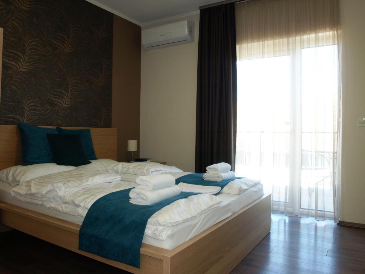 Garden Club Panzio Bed & Breakfast Balatonmáriafürdő Dış mekan fotoğraf