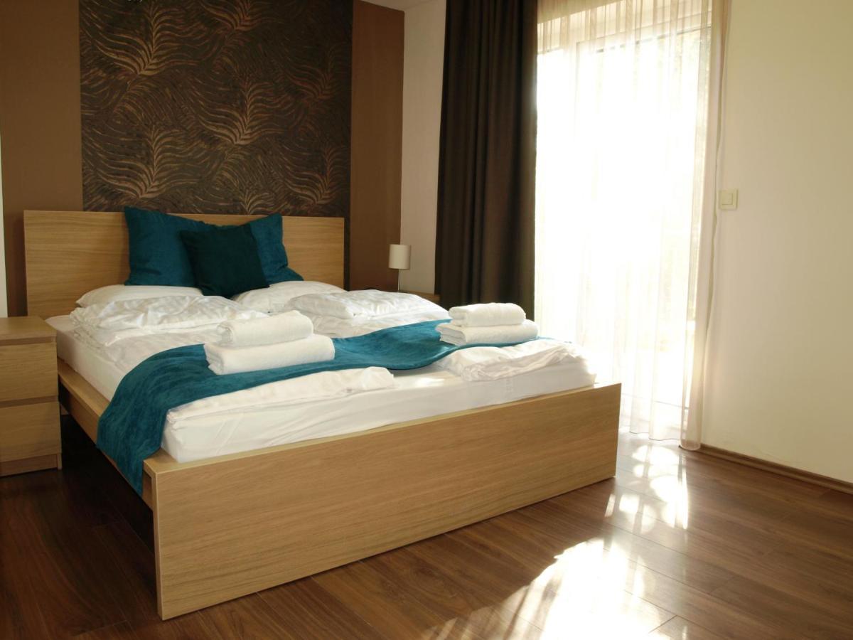 Garden Club Panzio Bed & Breakfast Balatonmáriafürdő Dış mekan fotoğraf