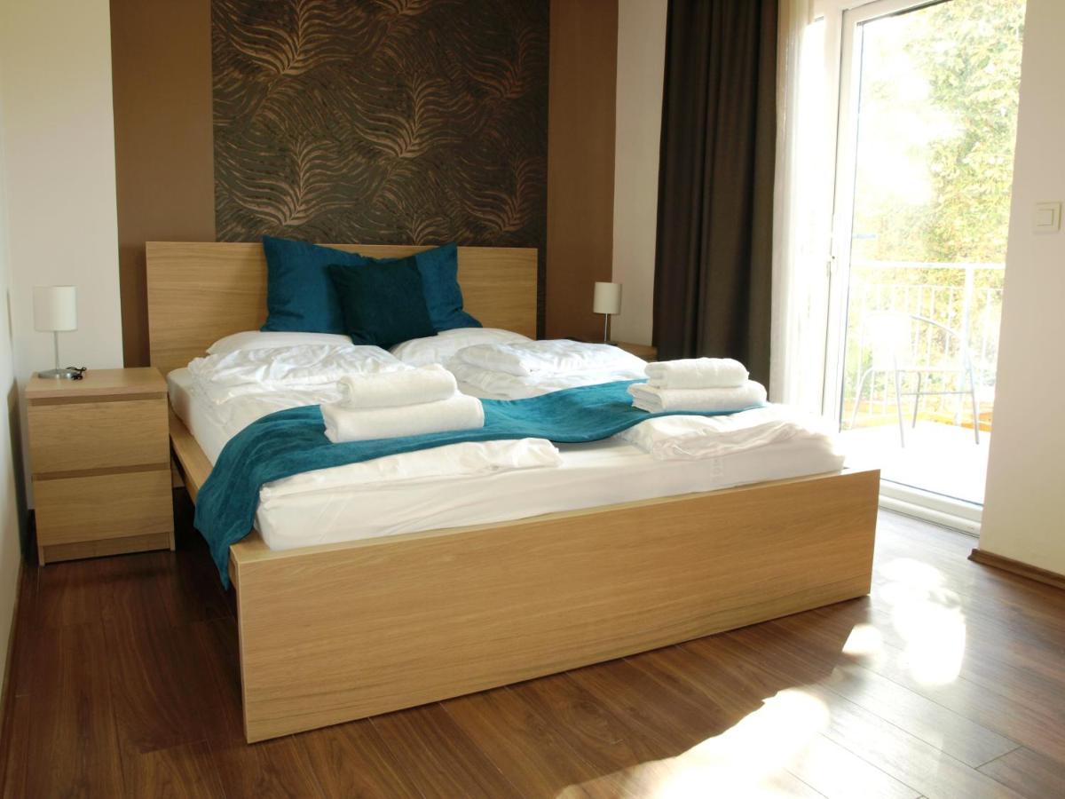 Garden Club Panzio Bed & Breakfast Balatonmáriafürdő Dış mekan fotoğraf