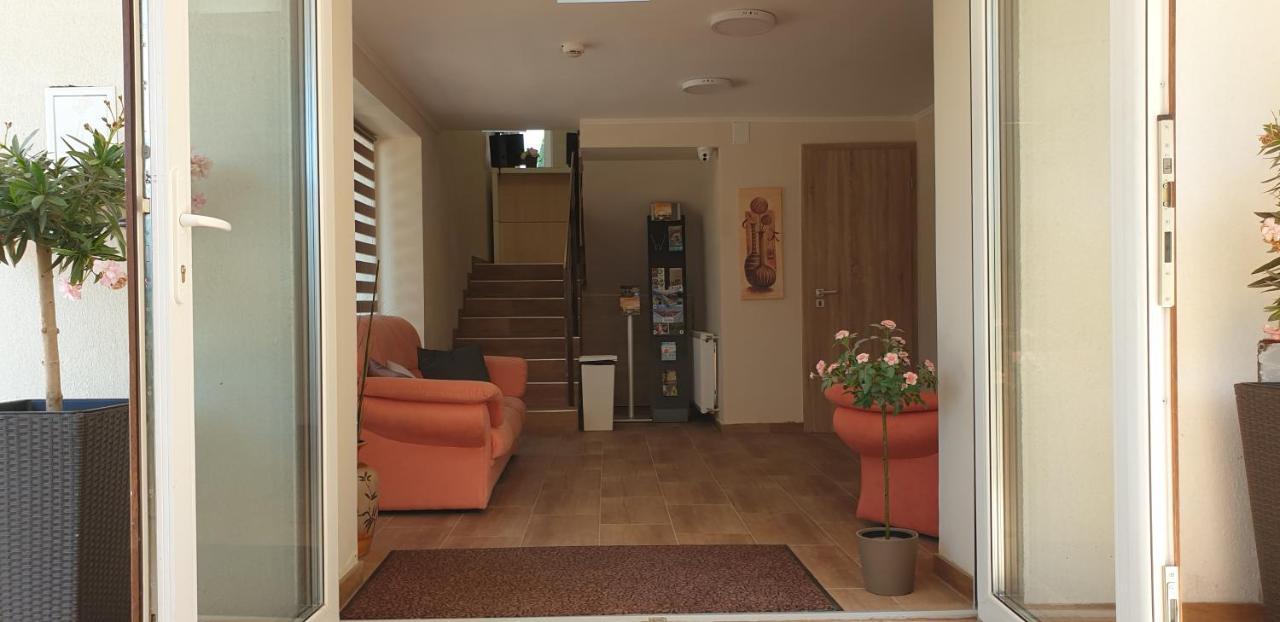 Garden Club Panzio Bed & Breakfast Balatonmáriafürdő Dış mekan fotoğraf