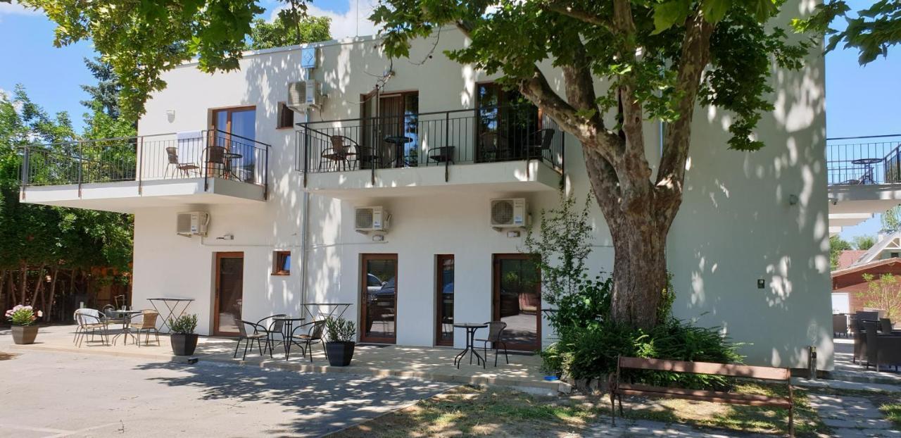 Garden Club Panzio Bed & Breakfast Balatonmáriafürdő Dış mekan fotoğraf