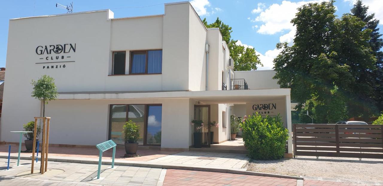 Garden Club Panzio Bed & Breakfast Balatonmáriafürdő Dış mekan fotoğraf