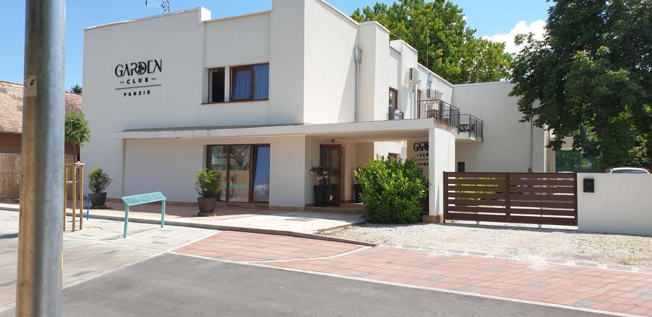 Garden Club Panzio Bed & Breakfast Balatonmáriafürdő Dış mekan fotoğraf