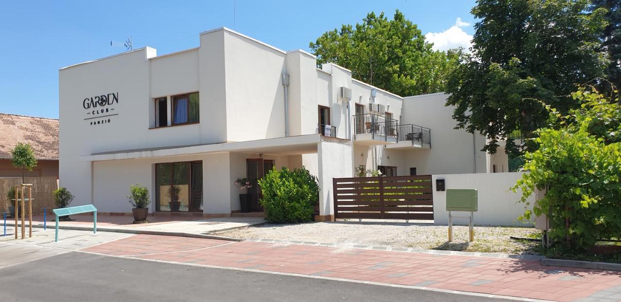 Garden Club Panzio Bed & Breakfast Balatonmáriafürdő Dış mekan fotoğraf