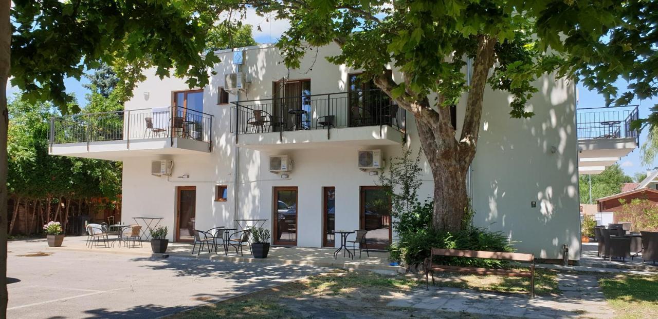 Garden Club Panzio Bed & Breakfast Balatonmáriafürdő Dış mekan fotoğraf